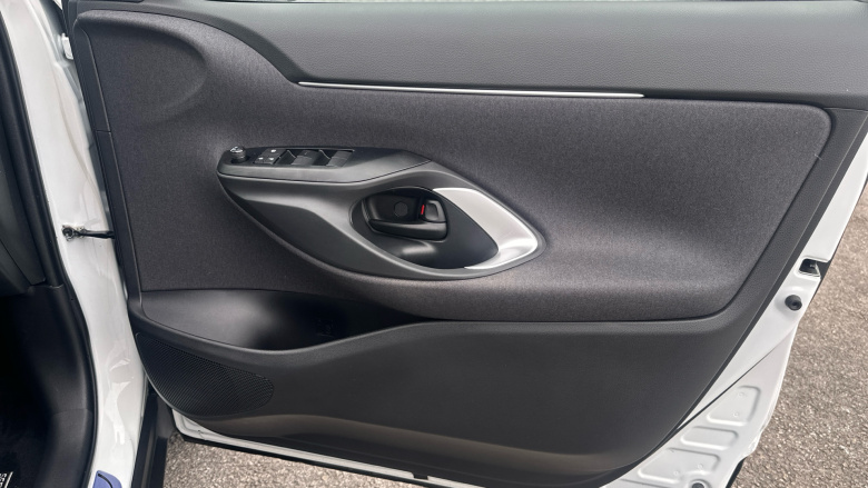 Toyota Yaris Cross 1.5 Hybrid Icon 5dr CVT Hybrid Estate